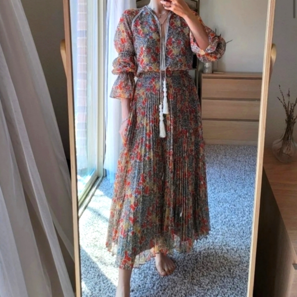 xxSOLDxx NWT Alexis Phylicia Pleated Floral Maxi Skirt